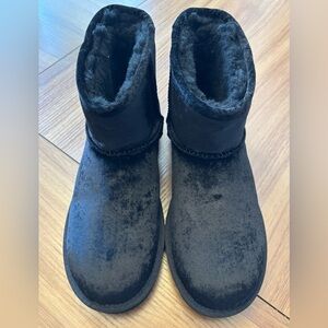 UGG Classic Mini Velvet Boots sz 8